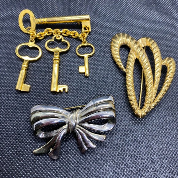 Brooch Lot 1 - Picture 1 of 2